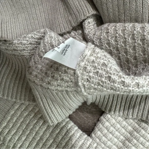 J Crew grey and white soft turtleneck sweater M - Picture 5 of 5